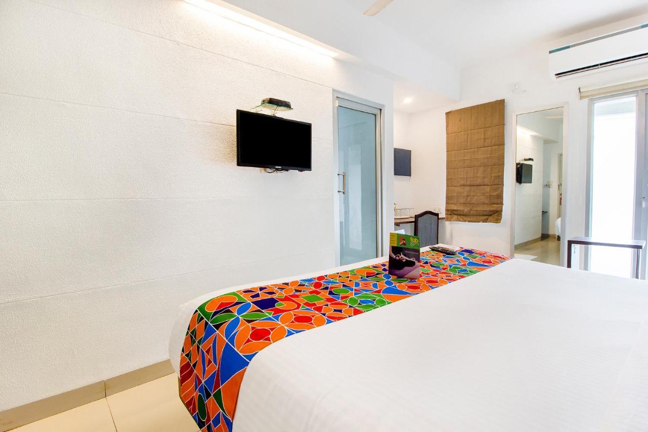 Hotel Fabexpress Kalyan - Nr Dairy Dan Circle Vadodara Zewnętrze zdjęcie